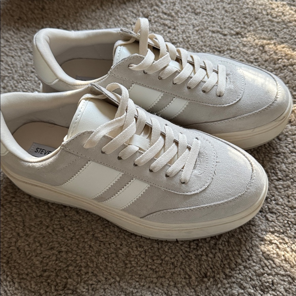 Steve Madden Black and White Sneakers - Picture 5 of 7
